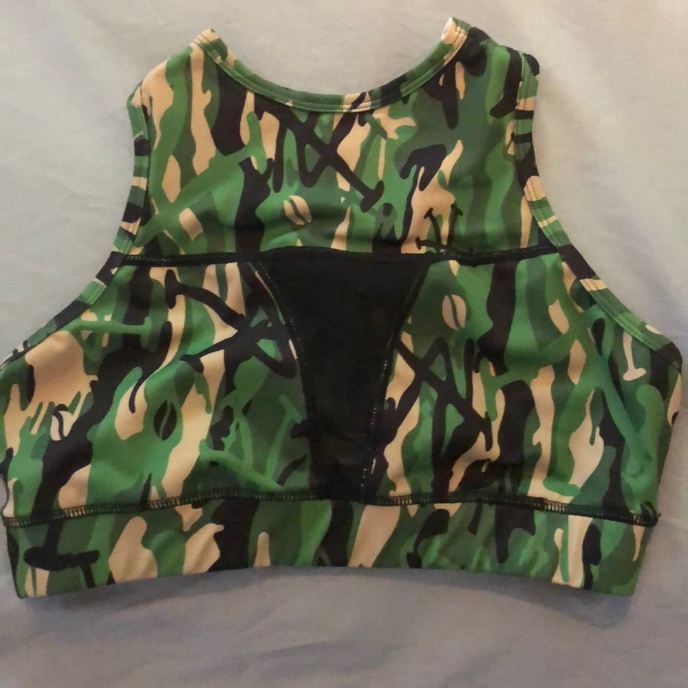 Caffeine & Kilos / Chestee Collab / Tiffany size 8